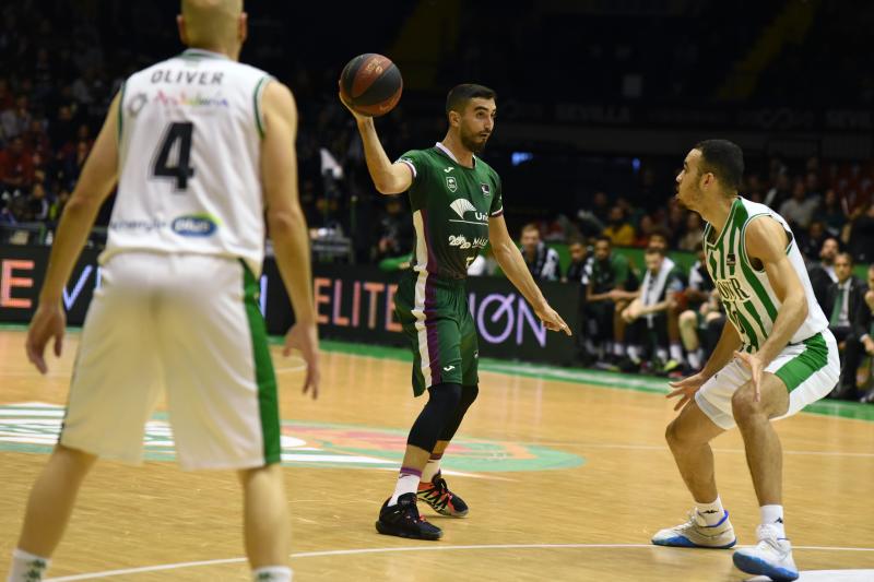 Paliza de los cajistas al Betis (63-88)