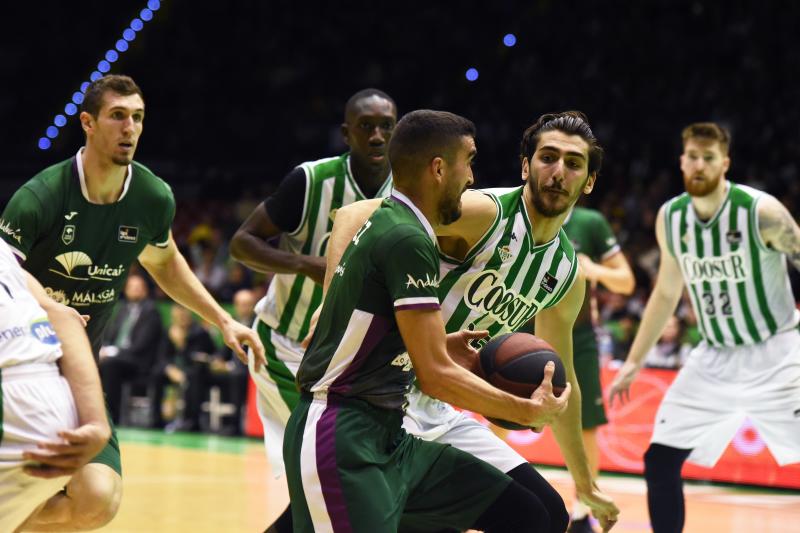 Paliza de los cajistas al Betis (63-88)