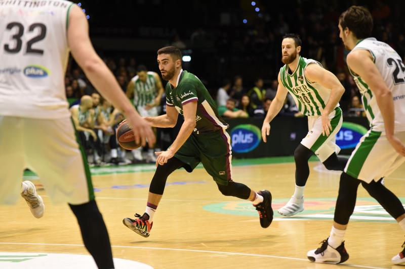 Paliza de los cajistas al Betis (63-88)