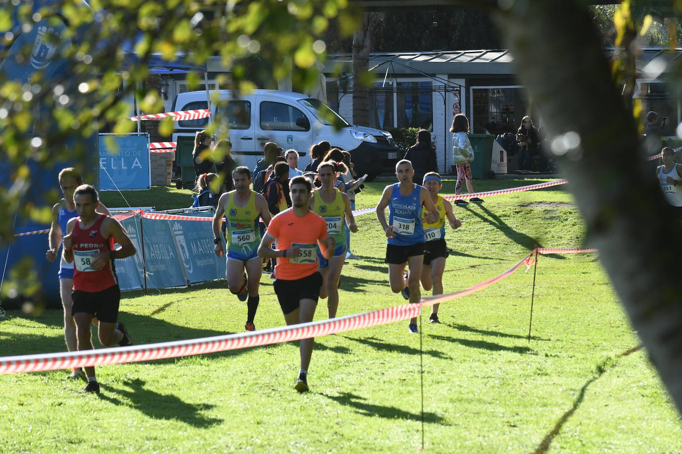 Unos 500 corredores participaron en la prueba del Circuito de Campo a Través de la Diputación de Málaga, en la que Cristian Benítez y Jalaba Enni se alzaron como ganadores.