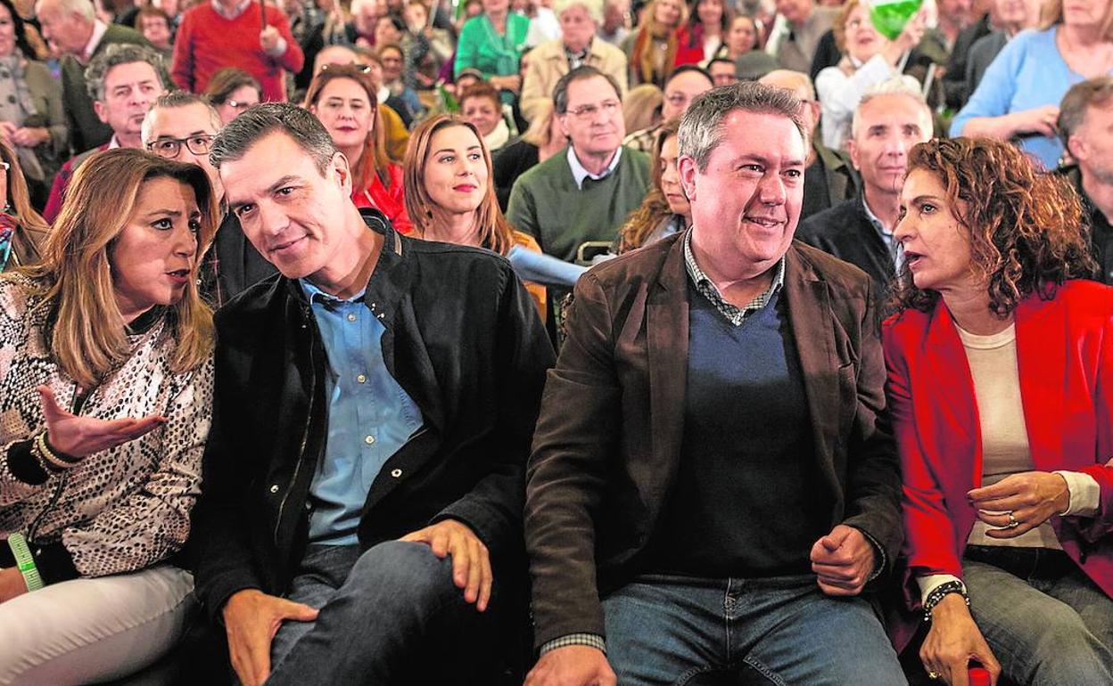 Susana Díaz, Pedro Sánchez, Juan Espadas y María Jesús Montero. 