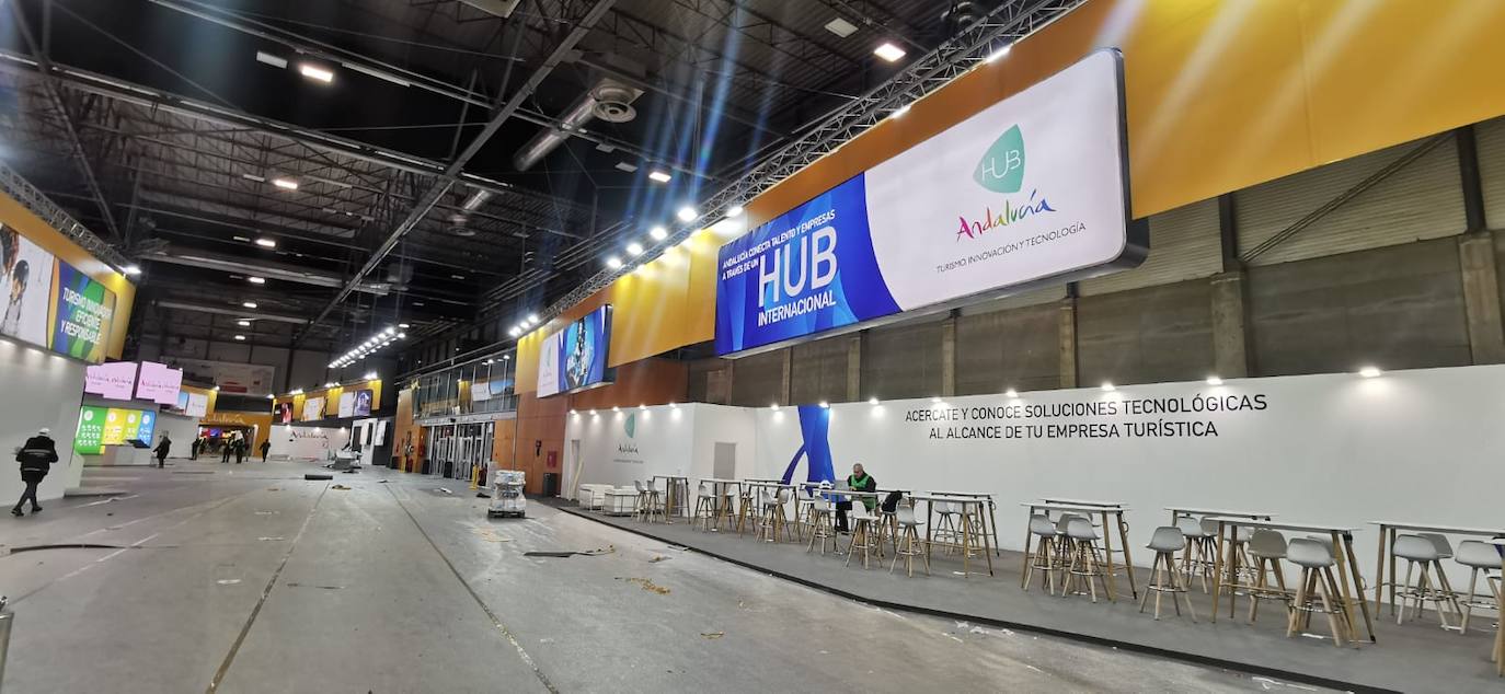 Fotos: Últimos preparativos antes de la inauguración de FITUR