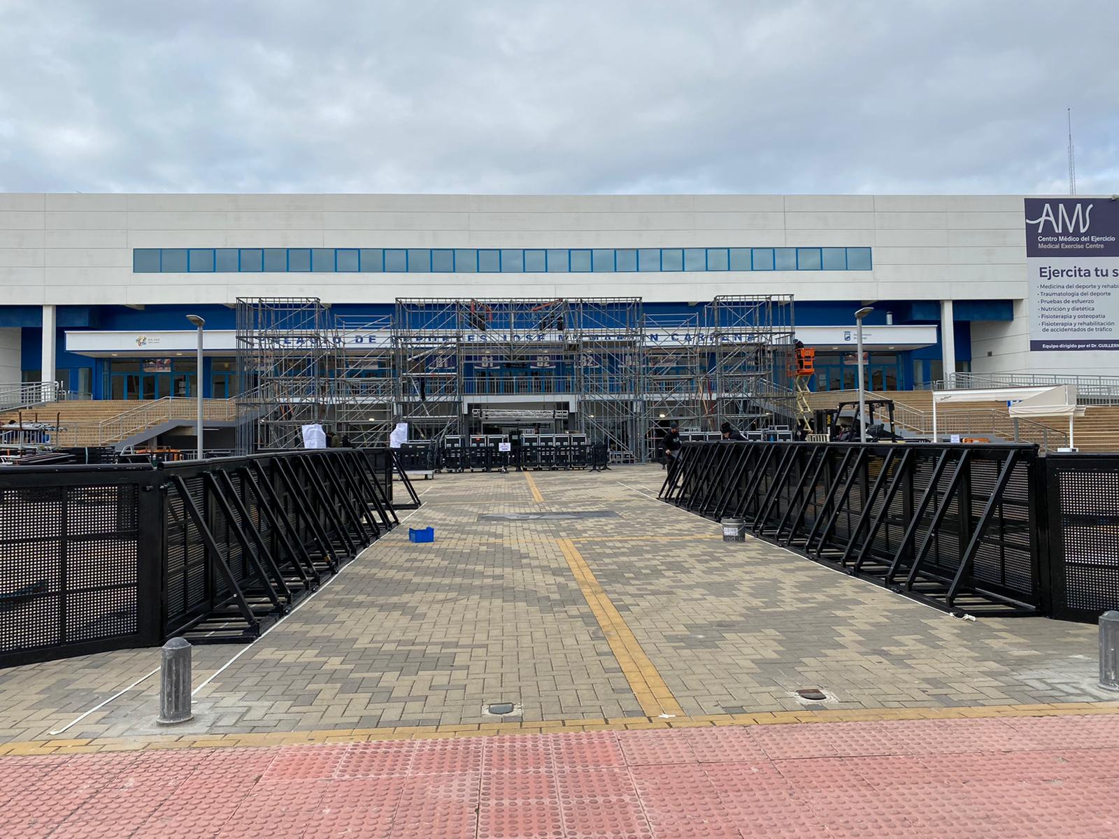 Preparativos para la gala, ayer en el Martín Carpena 