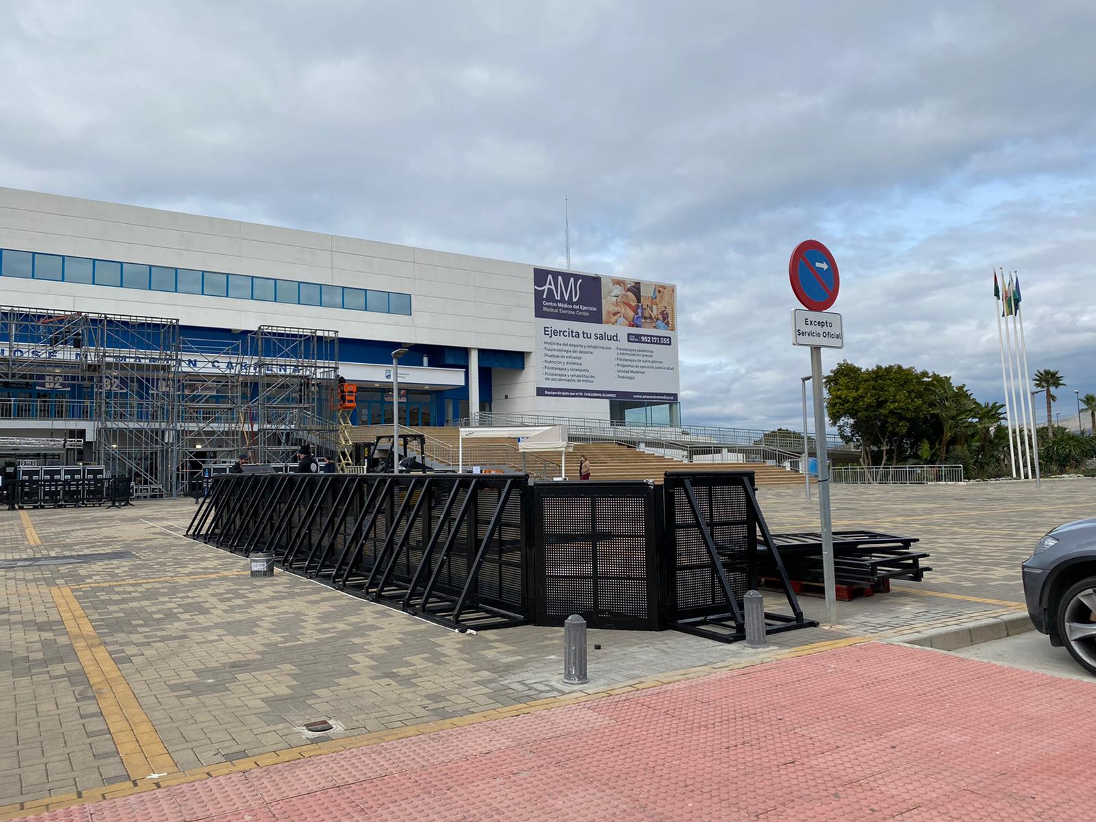 Preparativos para la gala, ayer en el Martín Carpena 