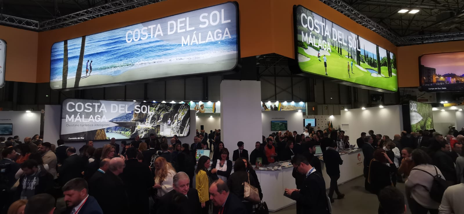 La Reina Letizia inaugura la 40.º edición de la Feria Internacional de Turismo en Madrid