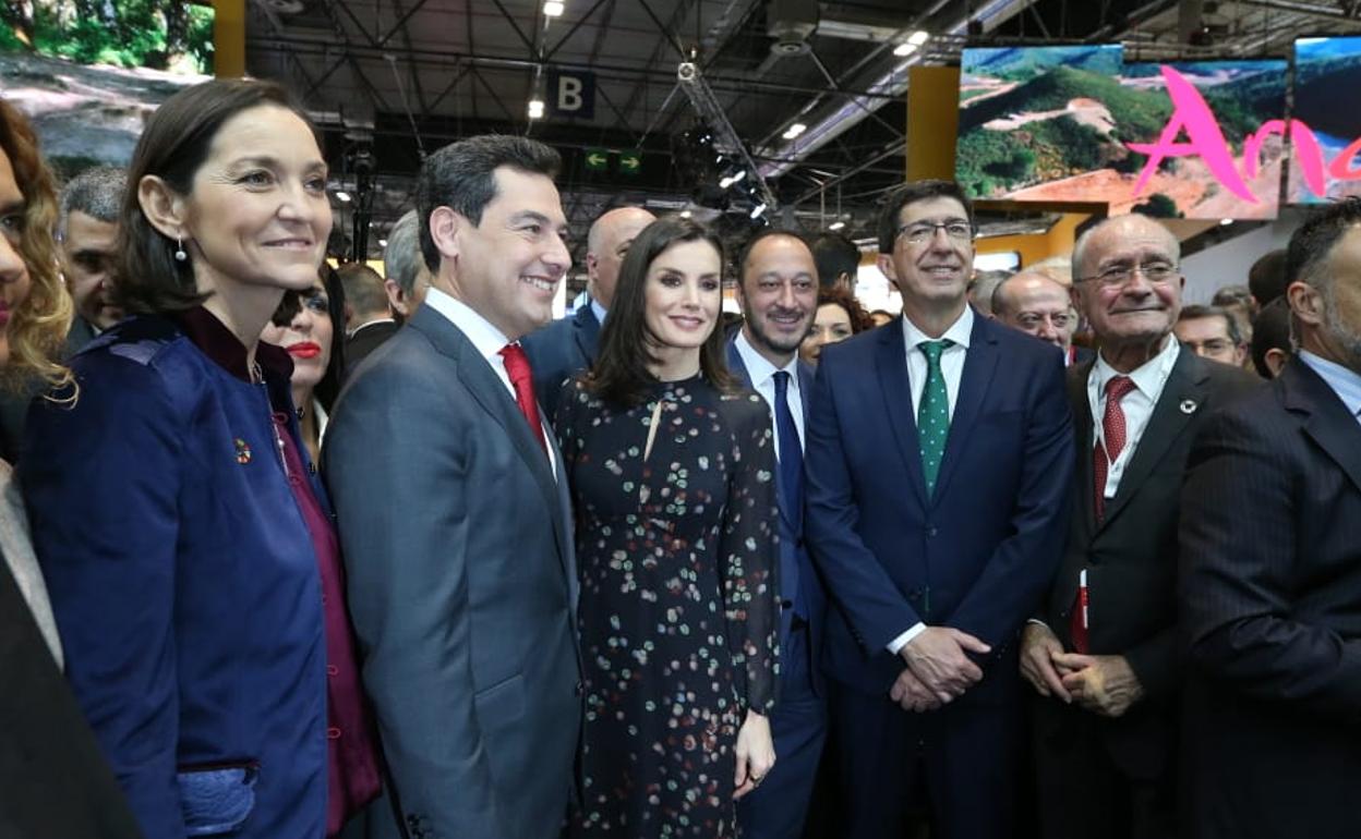 El presidente de la Junta Juanma Moreno junto a la reina Letizia, el líder de Cs en Andalucía, Juan Marín, y el alcalde de Málaga, Francisco de la Torre.