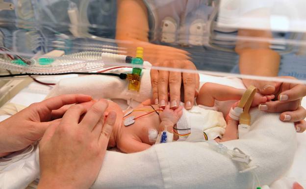 Indemnización de 5,5 millones de euros para la familia de una niña que quedó tetrapléjica al nacer