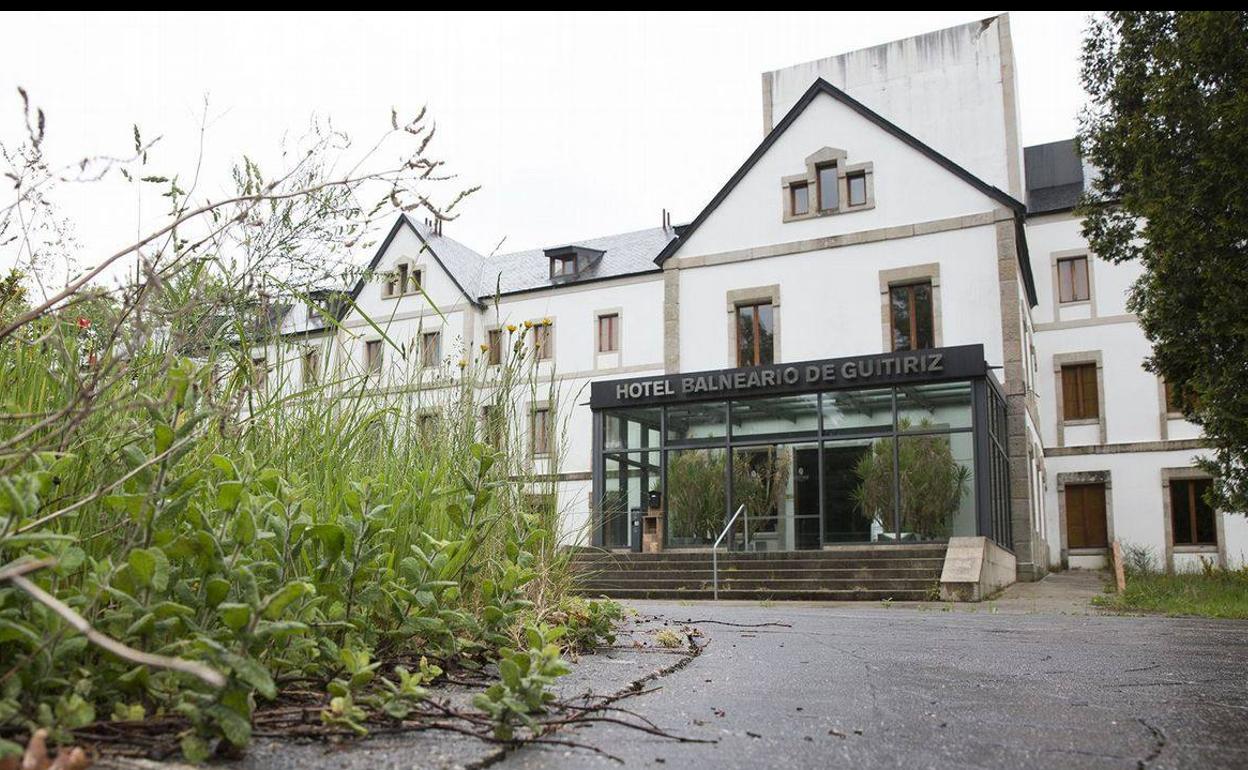 Sorprendido un grupo de jubilados que robaban enseres de un balneario abandonado en Lugo