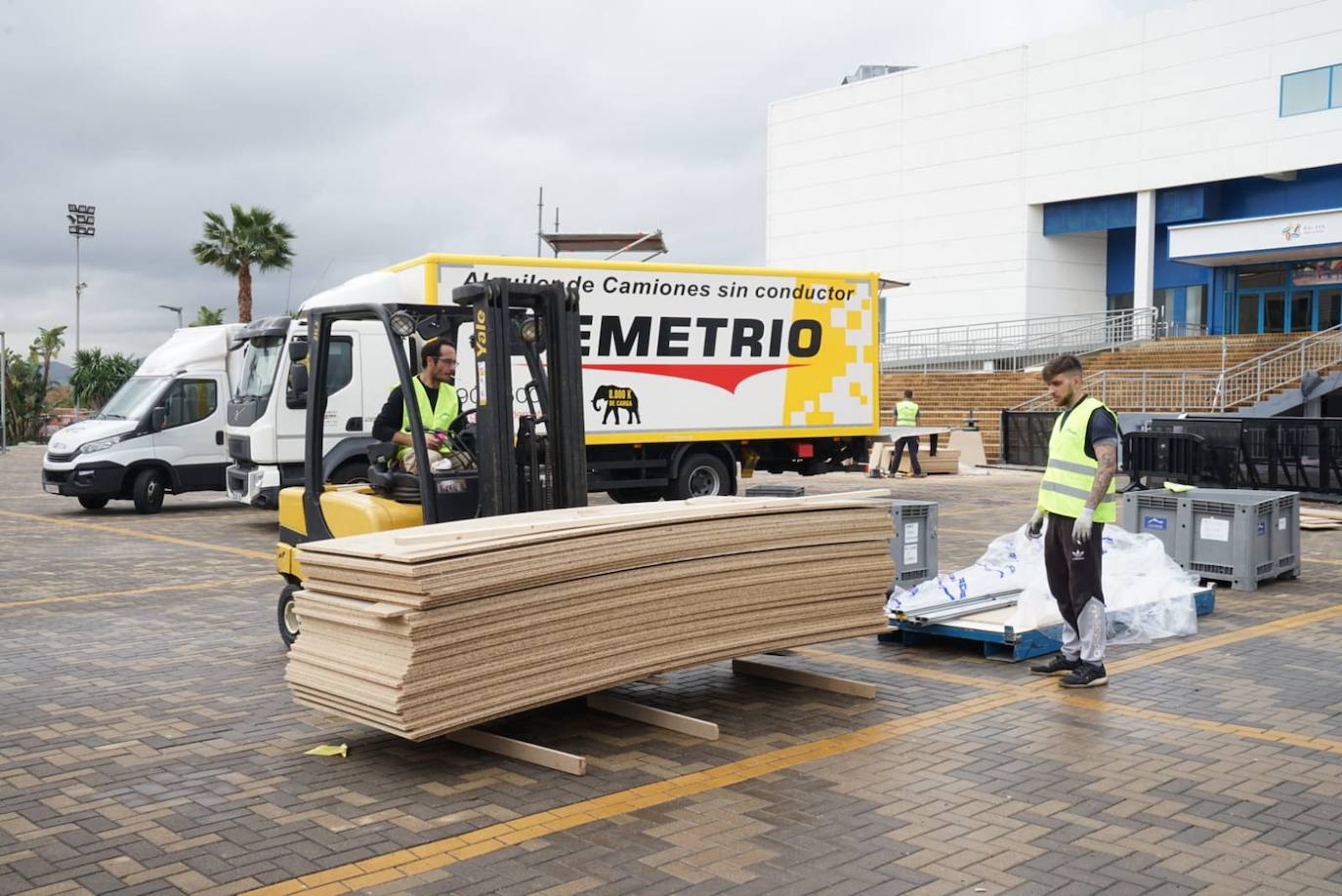 Preparativos para la gala en el Martín Carpena 