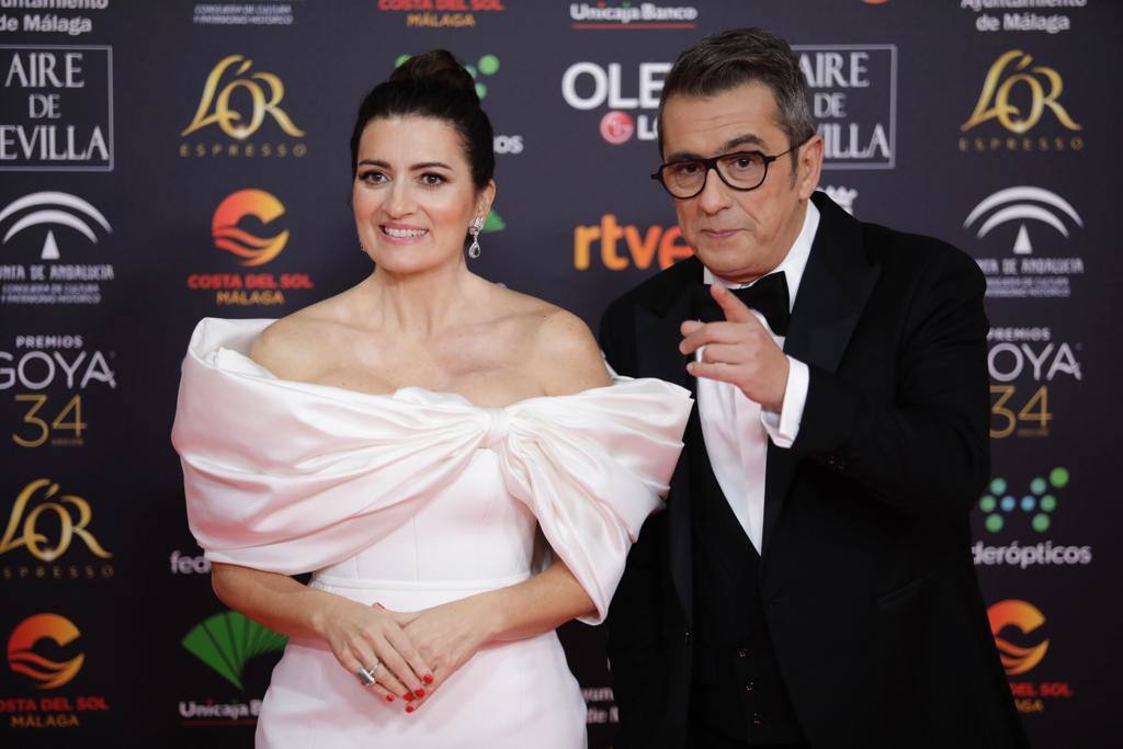 Desfile de los famosos asistentes a la gala en el Palacio de Deportes. 