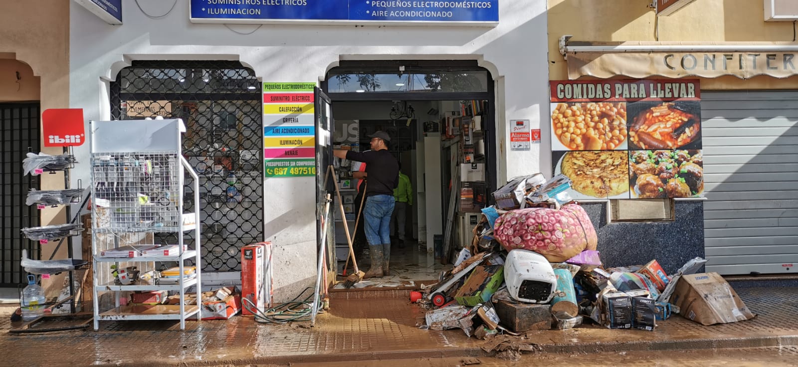 Efectos de las últimas lluvias en Campanillas. En Málaga se mantiene el aviso naranja este sábado.