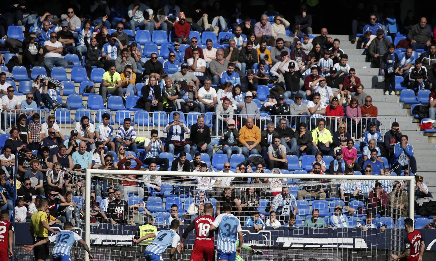 Las mejores imágenes de los aficionados que asistieron al Málaga.Mirandés (2-2)