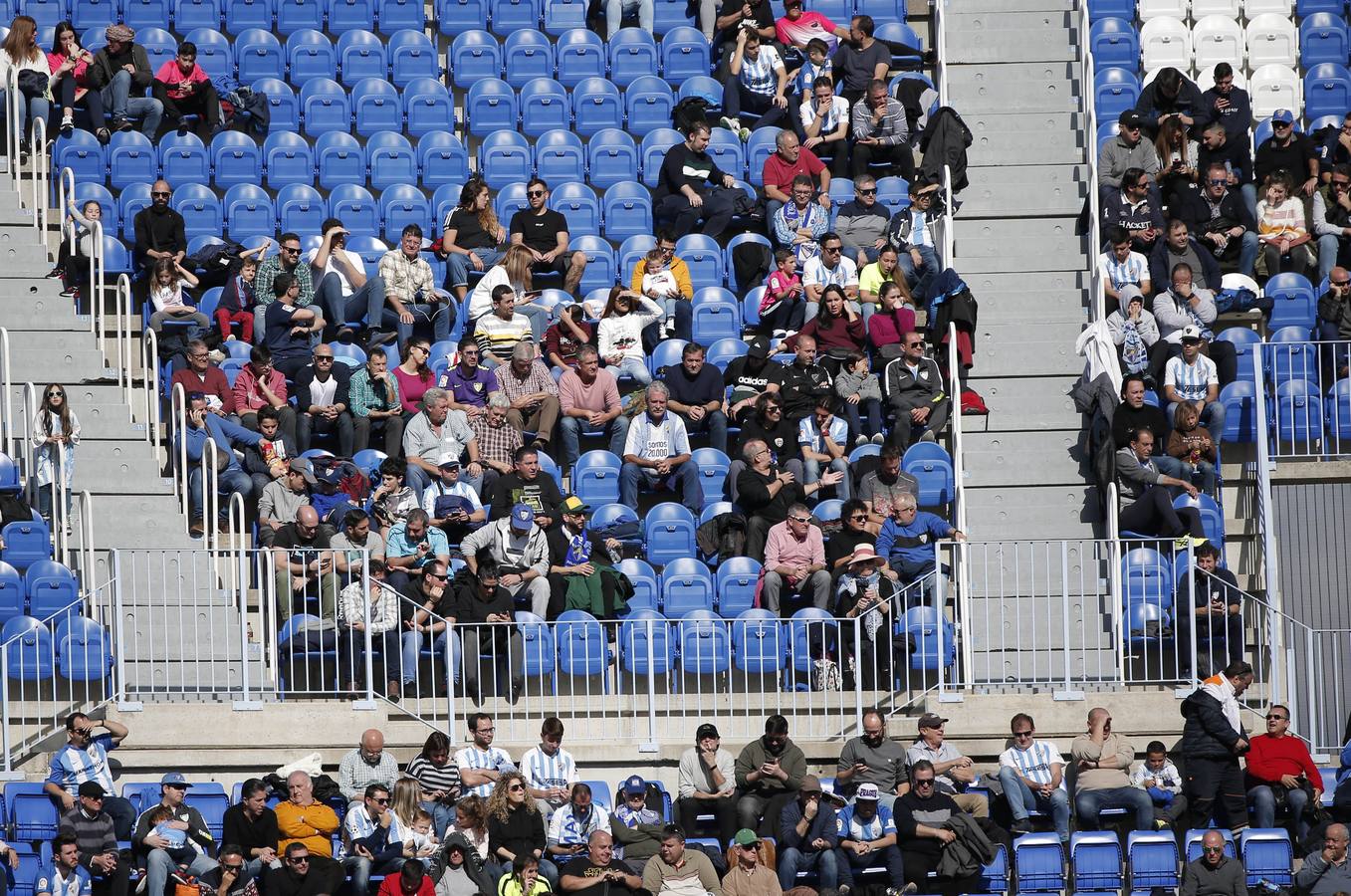 Las mejores imágenes de los aficionados que asistieron al Málaga.Mirandés (2-2)