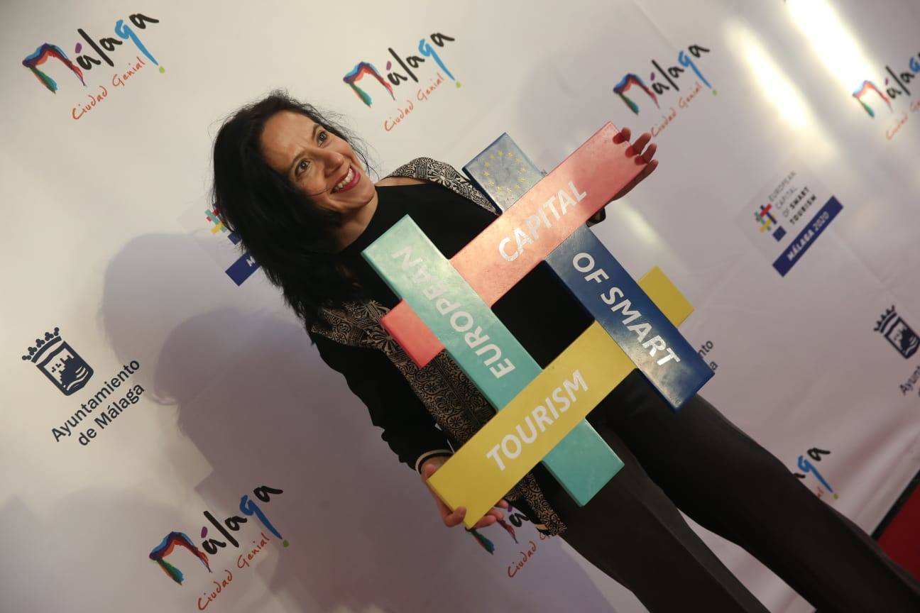 Unos 900 invitados asisten al acto, celebrado en el Palacio de Ferias de Málaga. 