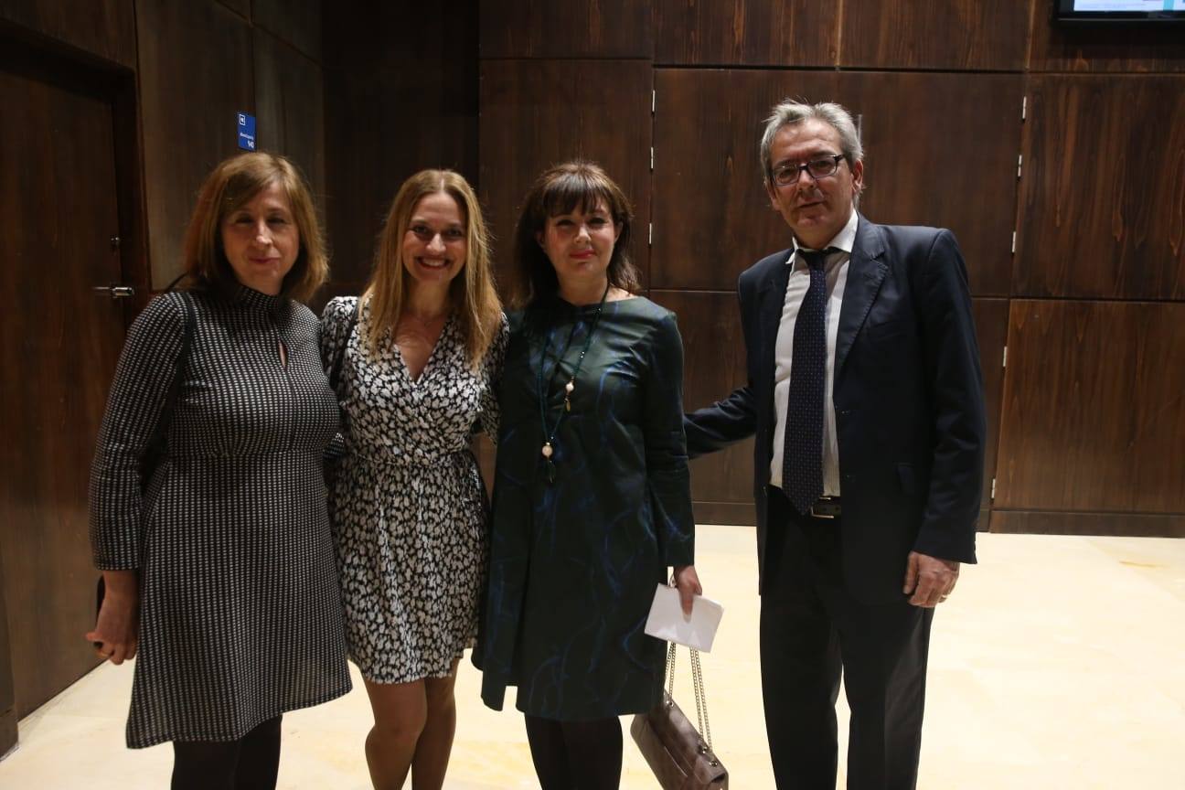 Unos 900 invitados asisten al acto, celebrado en el Palacio de Ferias de Málaga. 