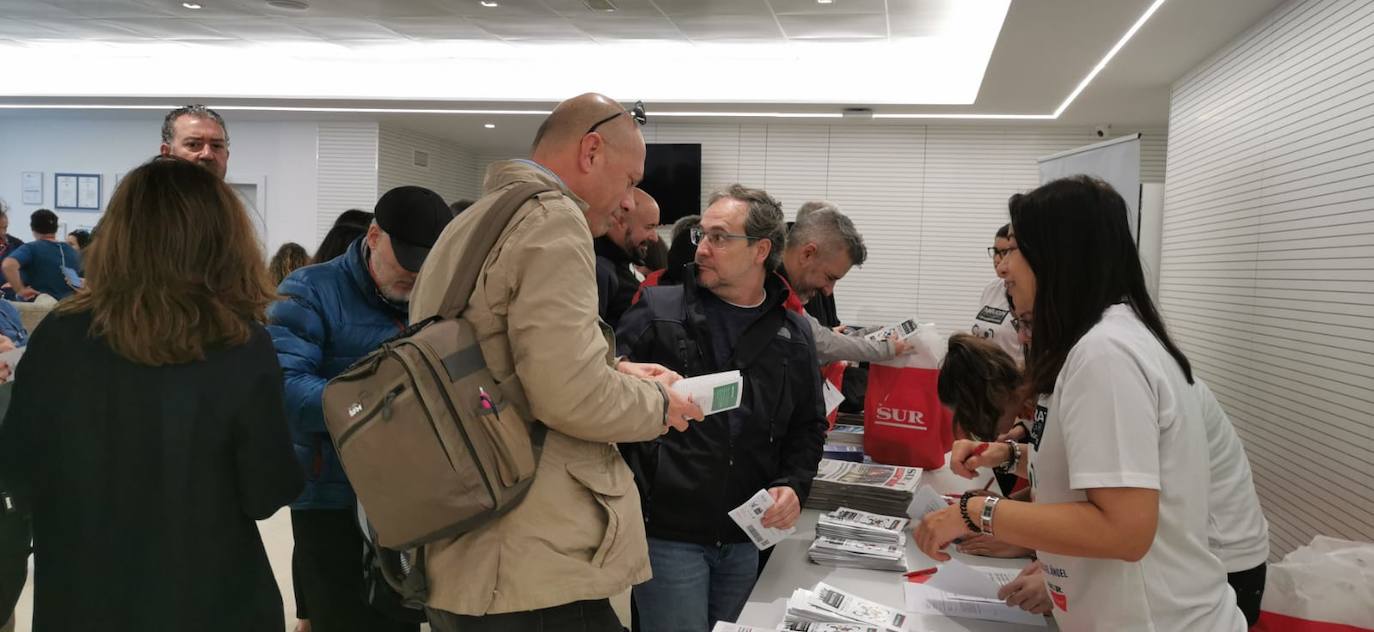 La prueba, que cumple este año su décima edición, reúne a decenas de aficionados al mundo de la imagen en Málaga para pasar una jornada lúdica y de convivencia en torno a la fotografía