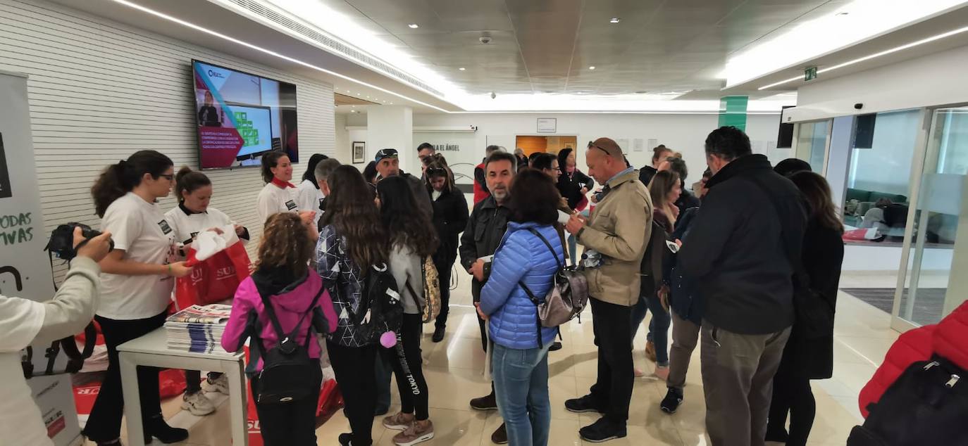 La prueba, que cumple este año su décima edición, reúne a decenas de aficionados al mundo de la imagen en Málaga para pasar una jornada lúdica y de convivencia en torno a la fotografía