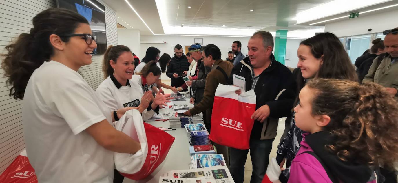 La prueba, que cumple este año su décima edición, reúne a decenas de aficionados al mundo de la imagen en Málaga para pasar una jornada lúdica y de convivencia en torno a la fotografía