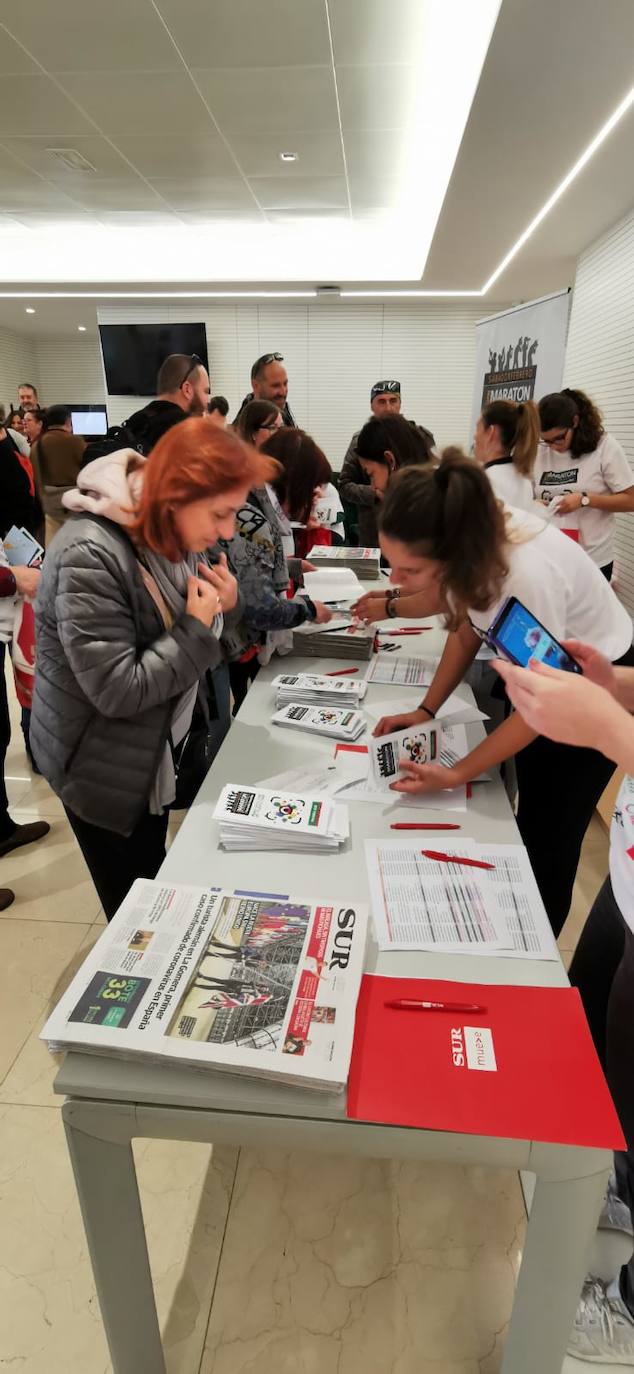 La prueba, que cumple este año su décima edición, reúne a decenas de aficionados al mundo de la imagen en Málaga para pasar una jornada lúdica y de convivencia en torno a la fotografía