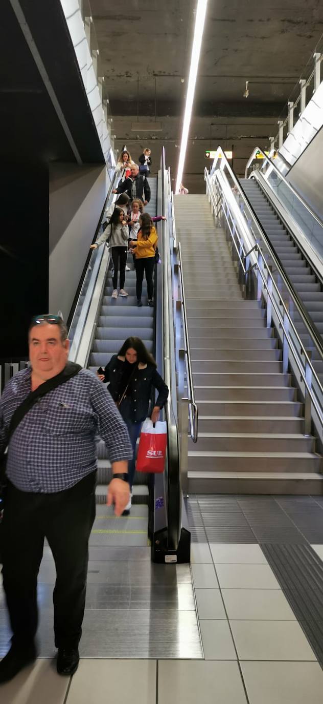 La prueba, que cumple este año su décima edición, reúne a decenas de aficionados al mundo de la imagen en Málaga para pasar una jornada lúdica y de convivencia en torno a la fotografía