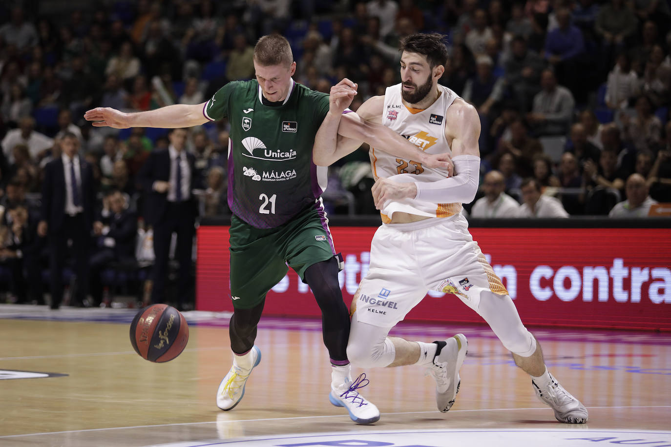Fotos: El triunfo del Unicaja ante el Baskonia, en imágenes