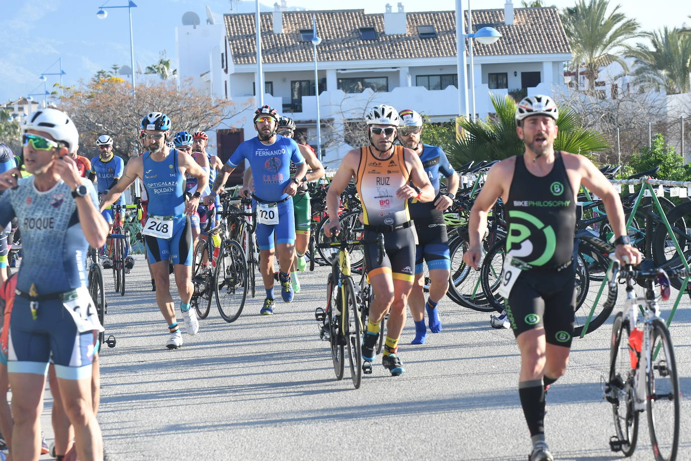 Unos 800 atletas se han dado cita en esta cita deportiva que incluye esta edición como novedad una promoción para deportistas no federados de categorías alevín e infantil