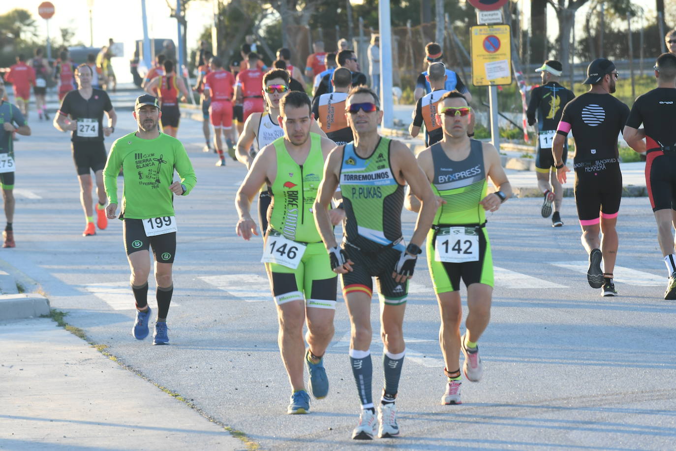 Unos 800 atletas se han dado cita en esta cita deportiva que incluye esta edición como novedad una promoción para deportistas no federados de categorías alevín e infantil