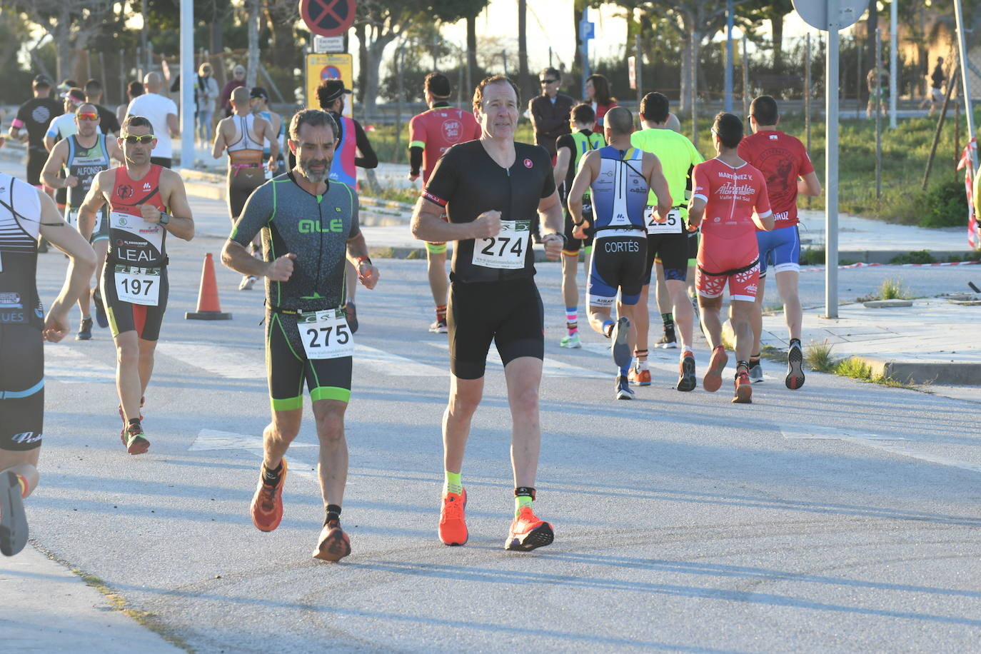 Unos 800 atletas se han dado cita en esta cita deportiva que incluye esta edición como novedad una promoción para deportistas no federados de categorías alevín e infantil