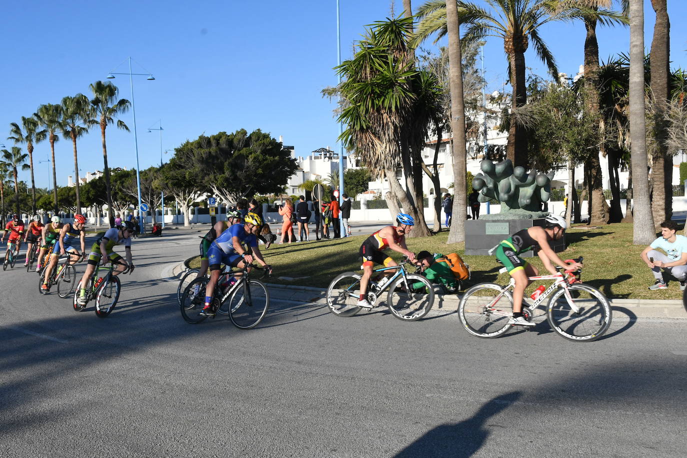 Unos 800 atletas se han dado cita en esta cita deportiva que incluye esta edición como novedad una promoción para deportistas no federados de categorías alevín e infantil