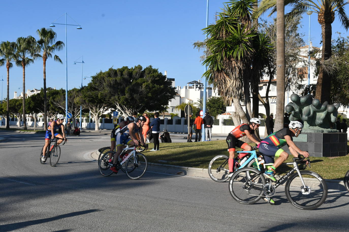 Unos 800 atletas se han dado cita en esta cita deportiva que incluye esta edición como novedad una promoción para deportistas no federados de categorías alevín e infantil