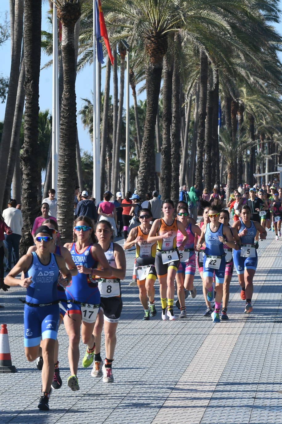 Unos 800 atletas se han dado cita en esta cita deportiva que incluye esta edición como novedad una promoción para deportistas no federados de categorías alevín e infantil