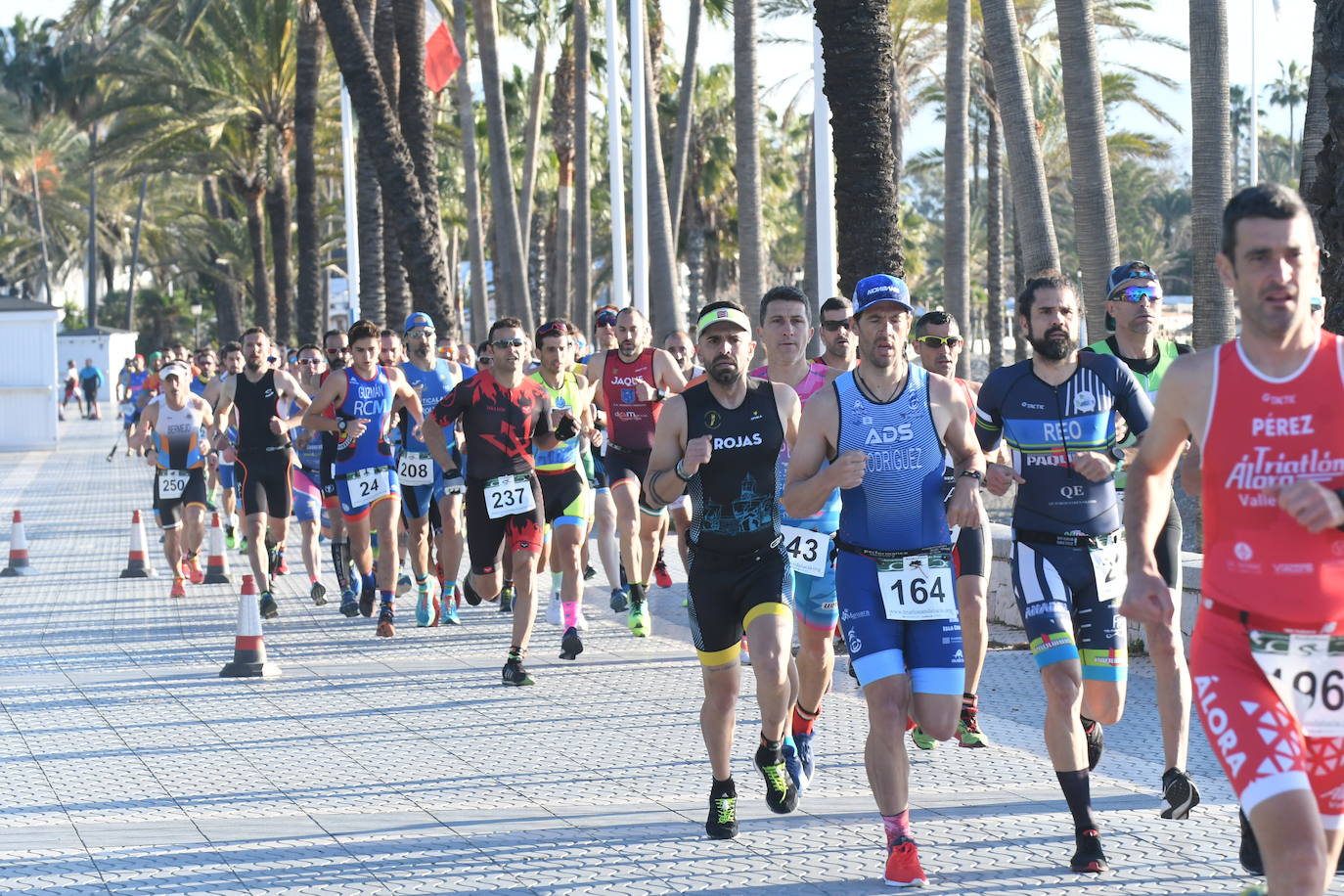 Unos 800 atletas se han dado cita en esta cita deportiva que incluye esta edición como novedad una promoción para deportistas no federados de categorías alevín e infantil