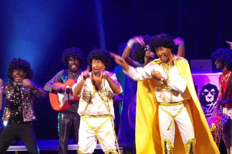 La murga 'Los lion brothers'.
