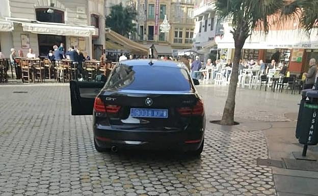 Imagen principal - Algunas de las fotos remitidas por el sector para acompañar las denuncias presentadas. 