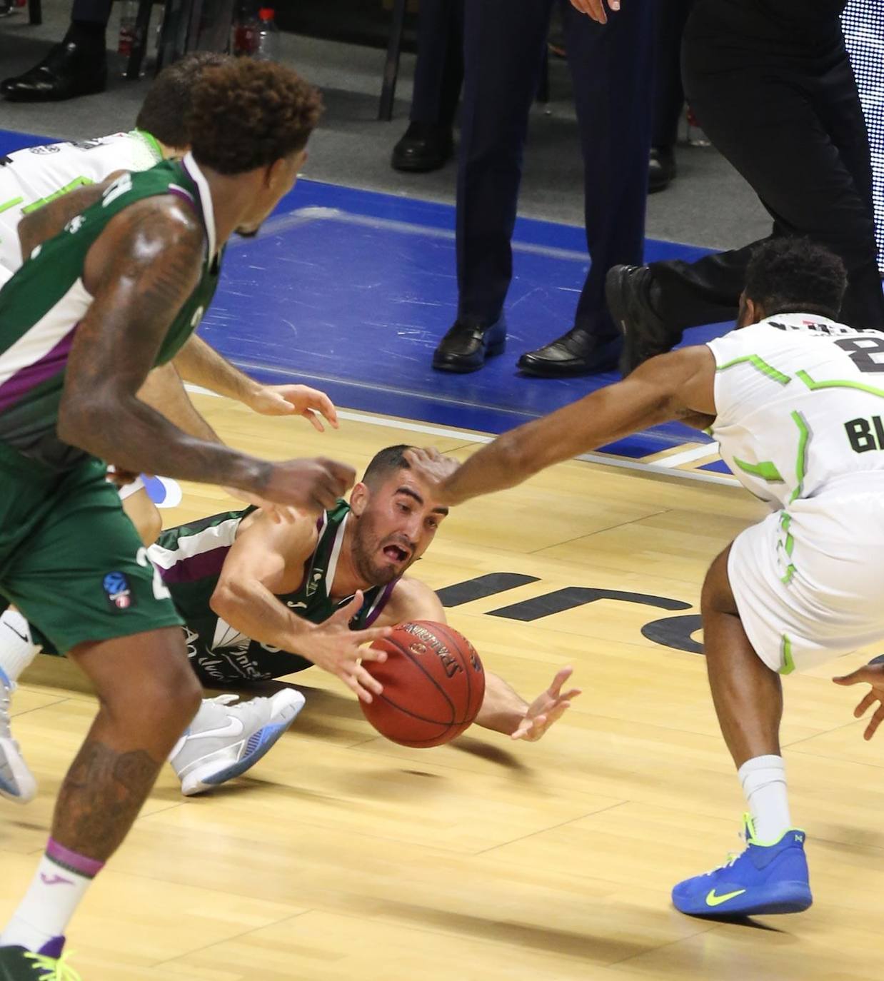 El conjunto malagueño recibió al equipo turco en un partido clave cara a la siguiente fase de la Eurocup