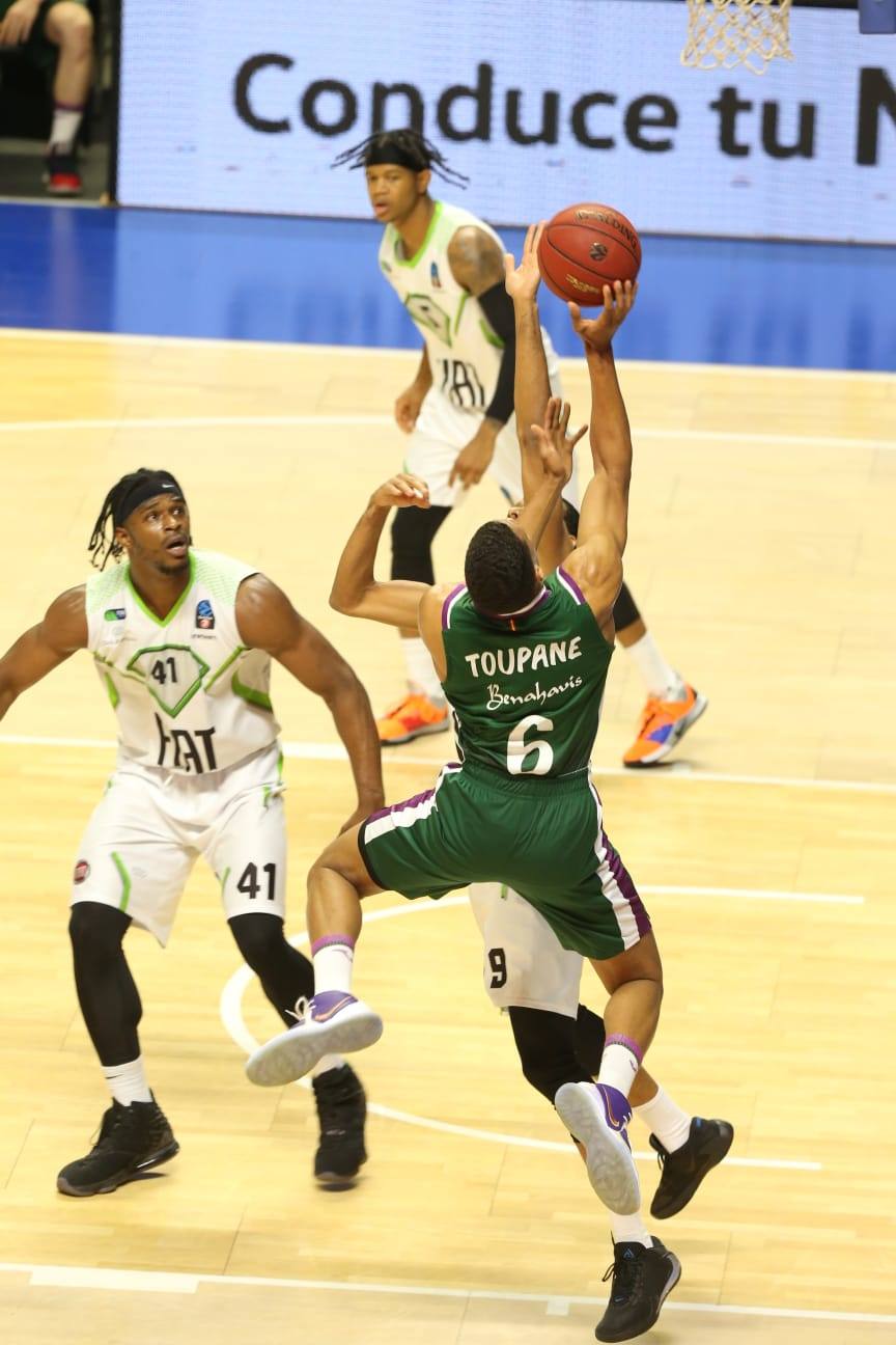 El conjunto malagueño recibió al equipo turco en un partido clave cara a la siguiente fase de la Eurocup