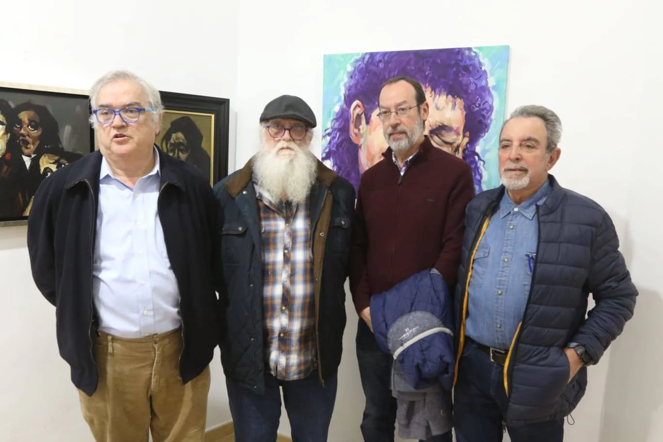 Rafael Jaime inaugura su exposición ‘Antológica’ en la sala Manuel Barbadillo. En la foto, Juan Puntilla, Paco Jurado, Manuel Jurado y Adolfo Santalen.