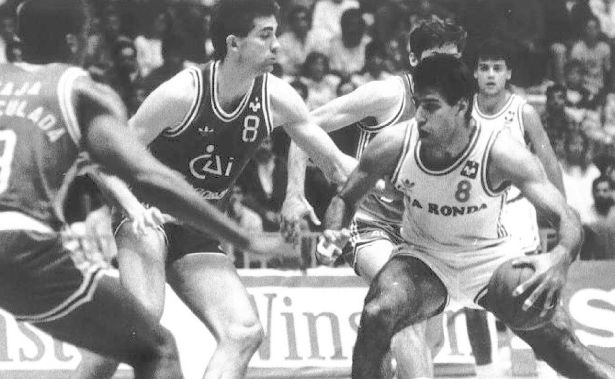 Arlauckas, en un partido contra el CAI Zaragoza con el Caja de Ronda.
