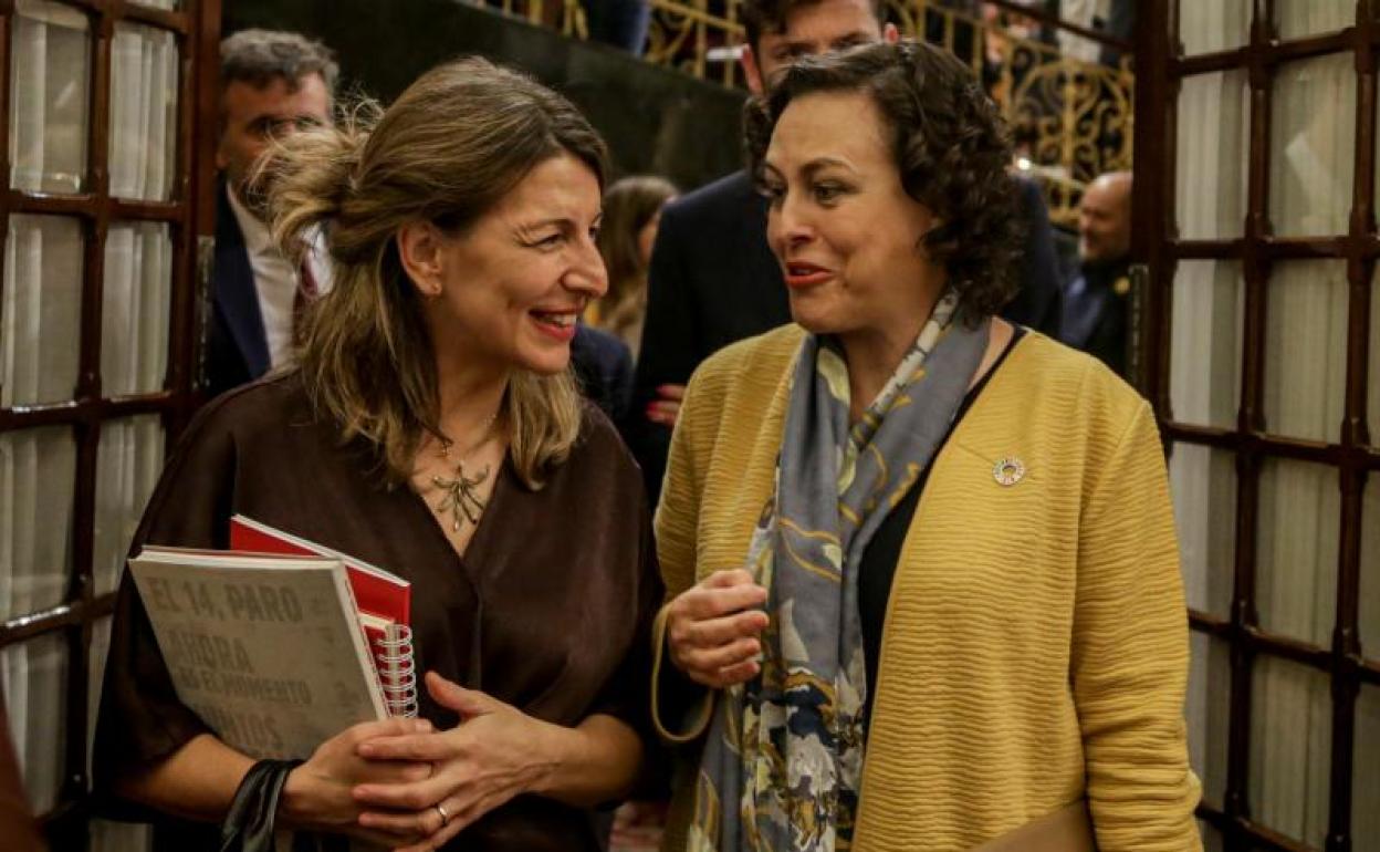 La diputada Magdalena Valerio y Yolanda Díaz, ministra de Trabajo y Economía Social 