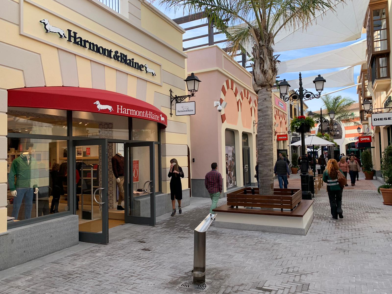 La oferta comercial del nuevo McArthurGlen Designer Outlet cuenta con opciones para todos los tipos de consumidores sean cuales sean sus necesidades. Y en todos los casos, con un mismo gancho: suculentos descuentos sobre sus etiquetas originales de entre el 30 y el 70%.