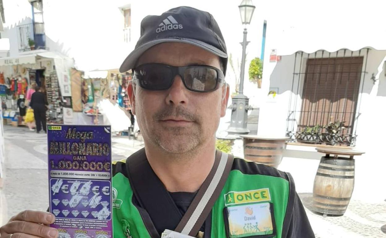 Así es Sebastián, el albañil millonario de Frigiliana que ganó el Rasca Megamillonario de la ONCE: «Voy a seguir trabajando en la obra»