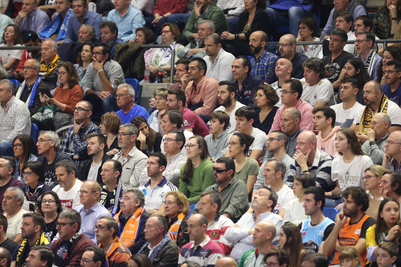 Llenazo en el Carpena para ver el Real Madrid-Valencia y el Unicaja-Andorra