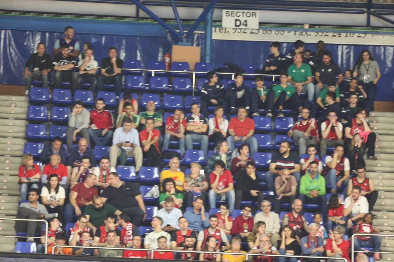 Llenazo en el Carpena para ver el Real Madrid-Valencia y el Unicaja-Andorra