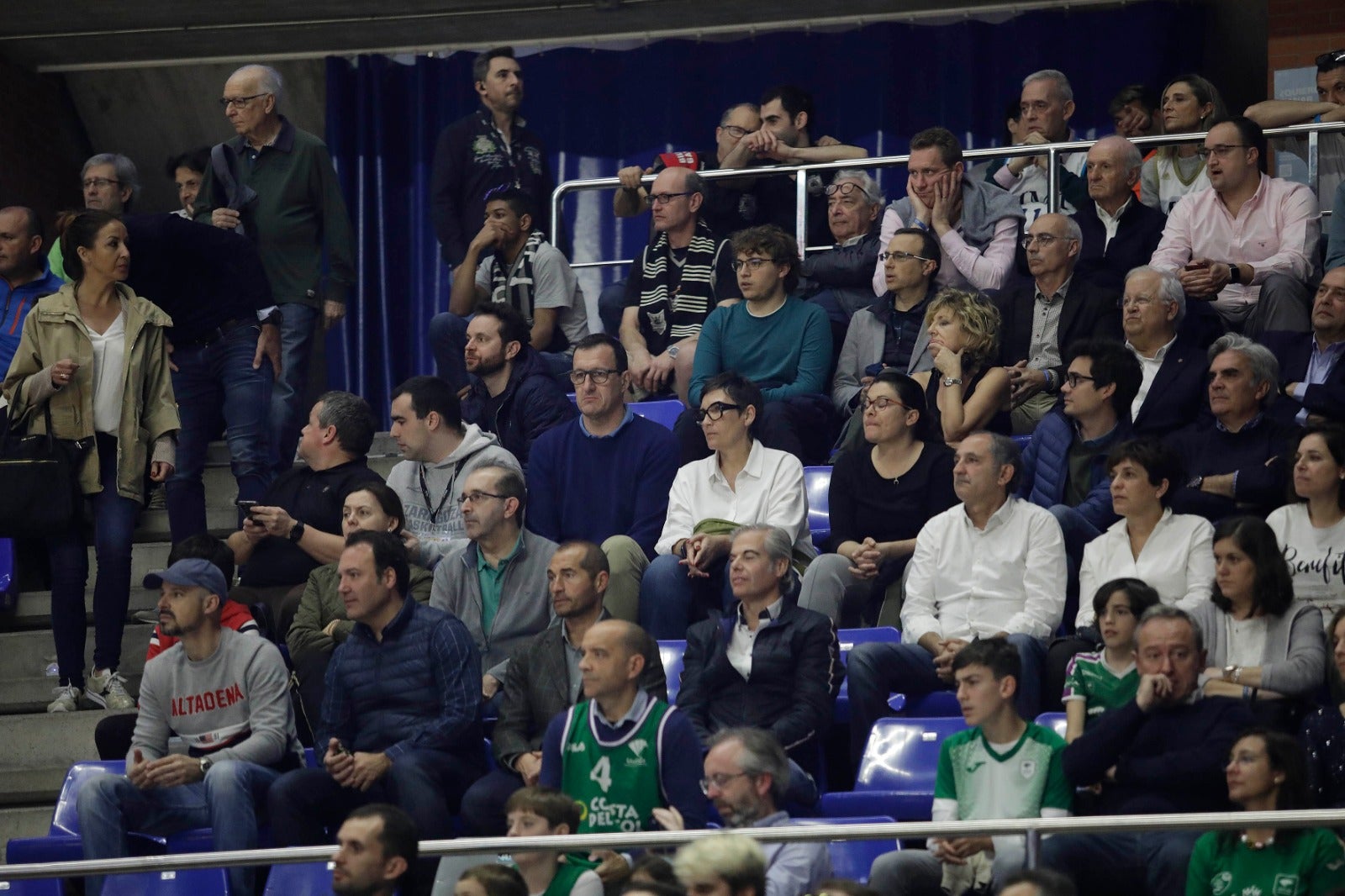 Llenazo en el Carpena para ver el Real Madrid-Valencia y el Unicaja-Andorra