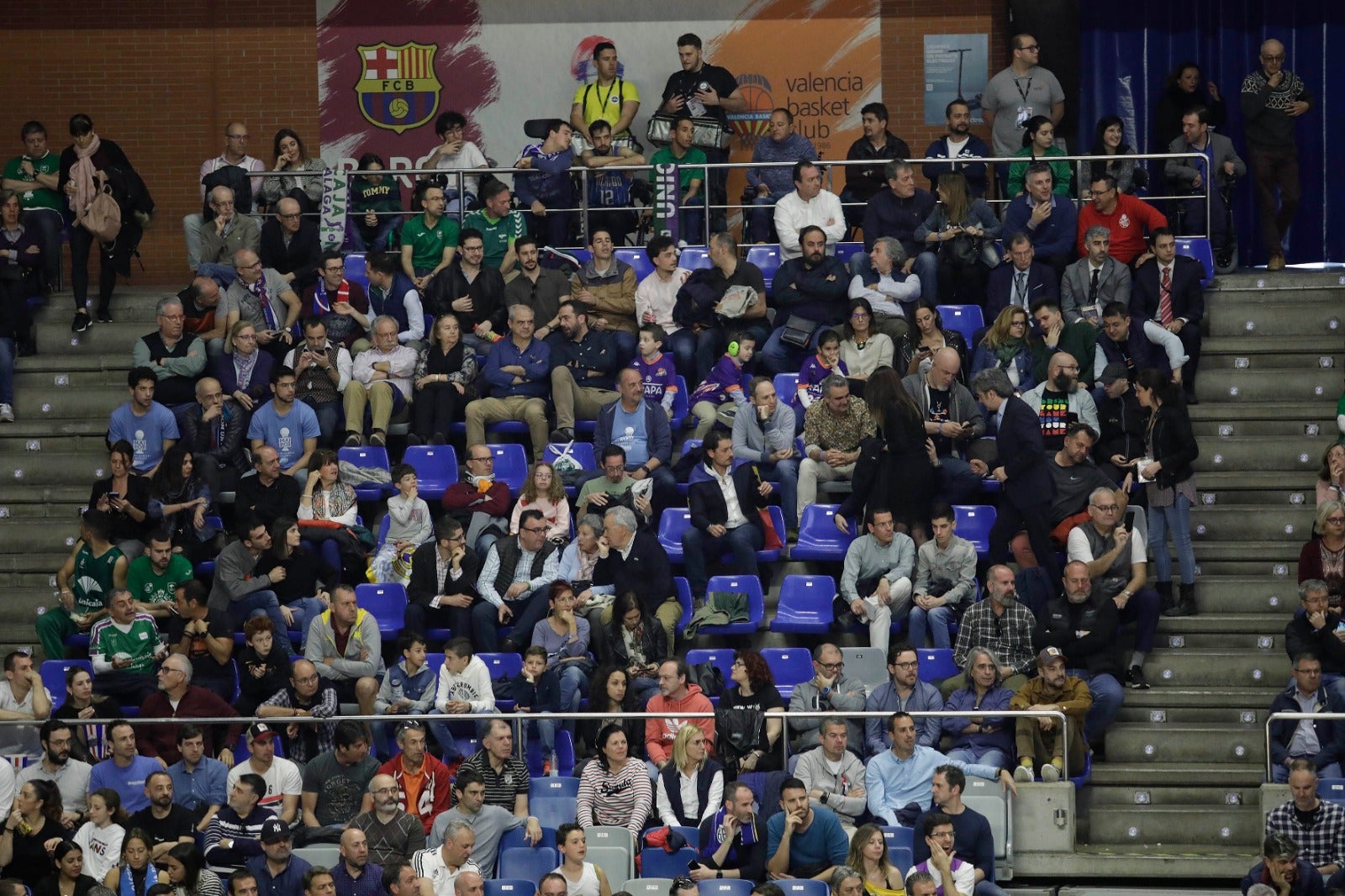 Llenazo en el Carpena para ver el Real Madrid-Valencia y el Unicaja-Andorra
