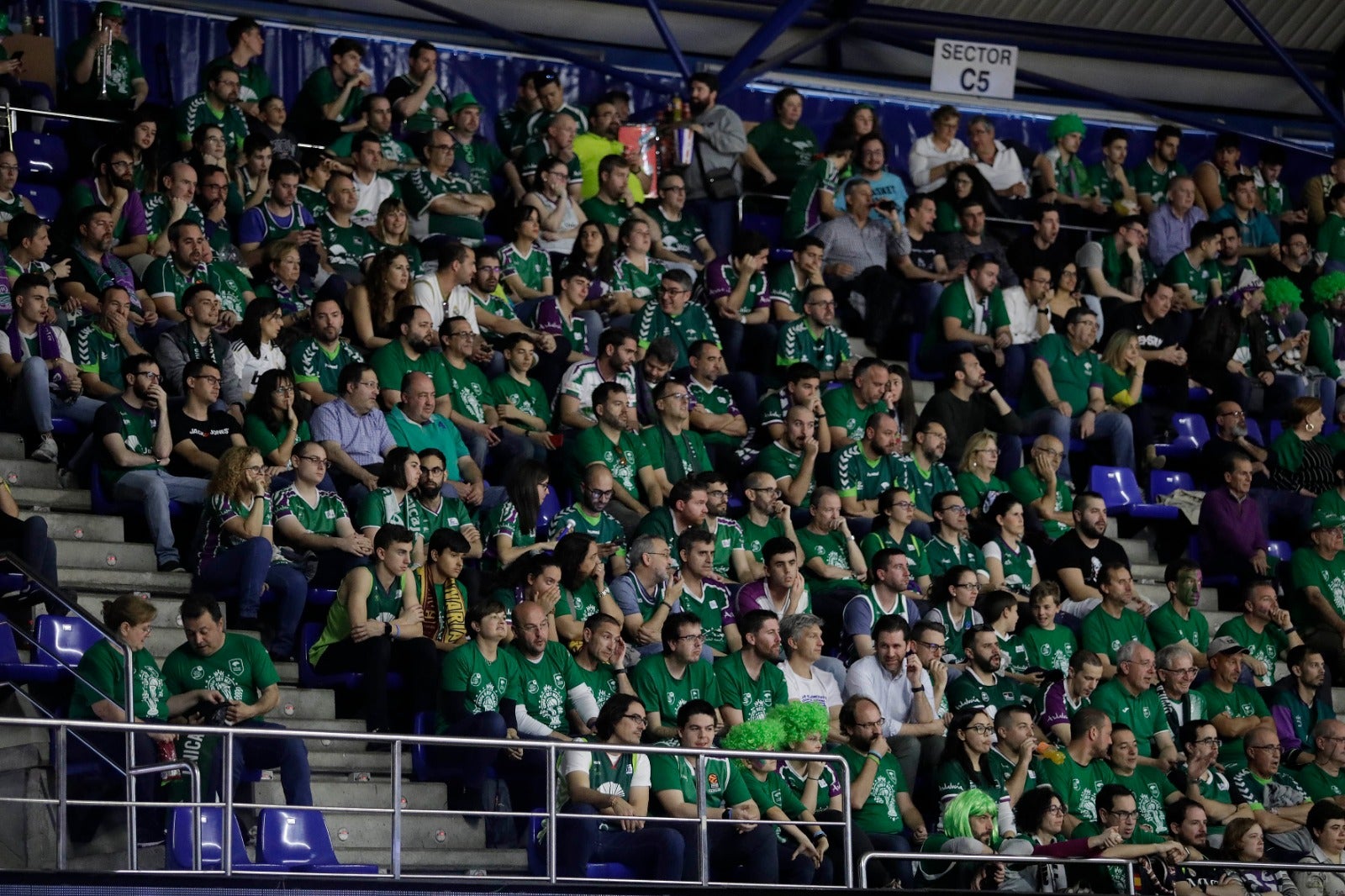 Llenazo en el Carpena para ver el Real Madrid-Valencia y el Unicaja-Andorra