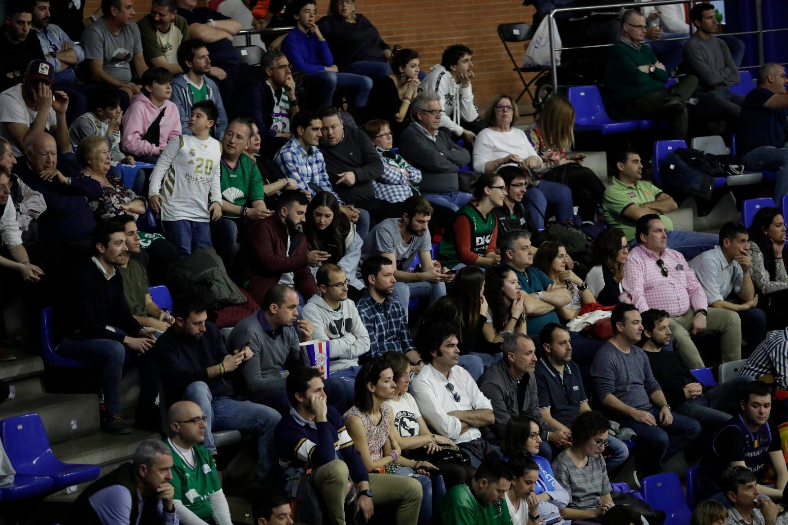 Llenazo en el Carpena para ver el Real Madrid-Valencia y el Unicaja-Andorra