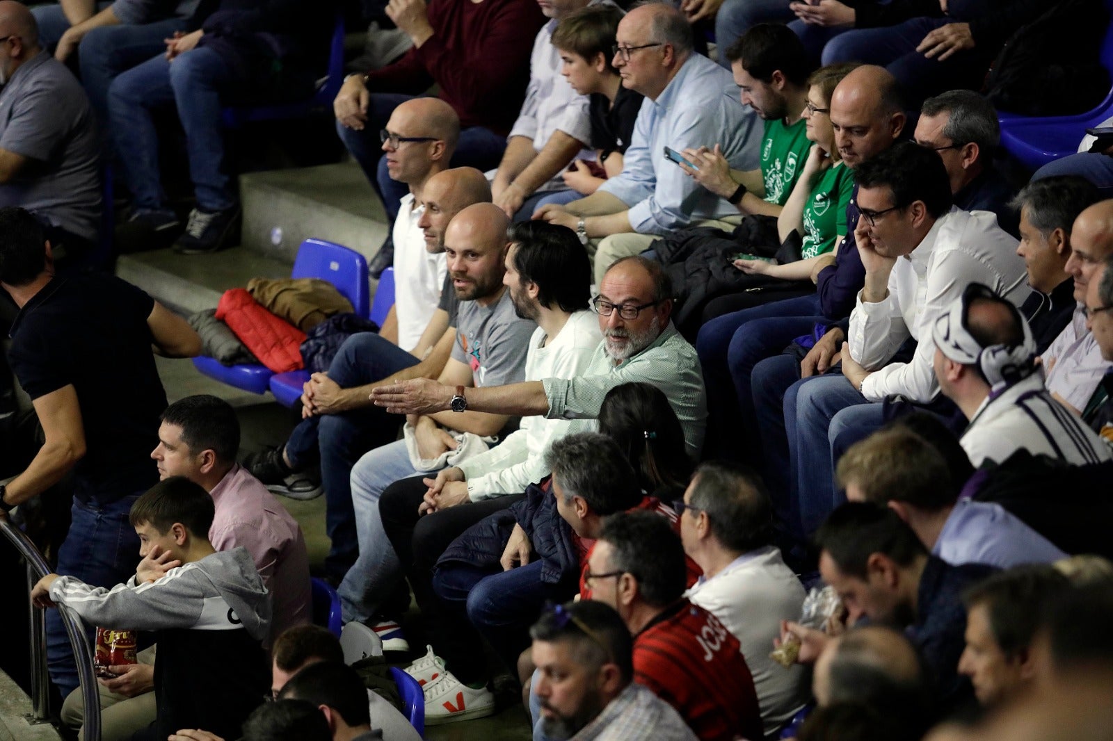 Llenazo en el Carpena para ver el Real Madrid-Valencia y el Unicaja-Andorra