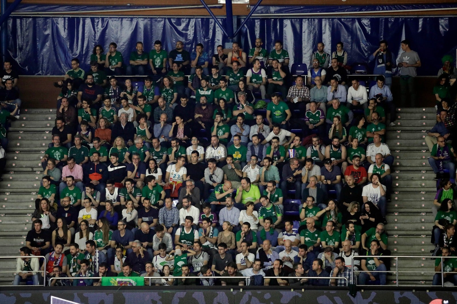 Llenazo en el Carpena para ver el Real Madrid-Valencia y el Unicaja-Andorra