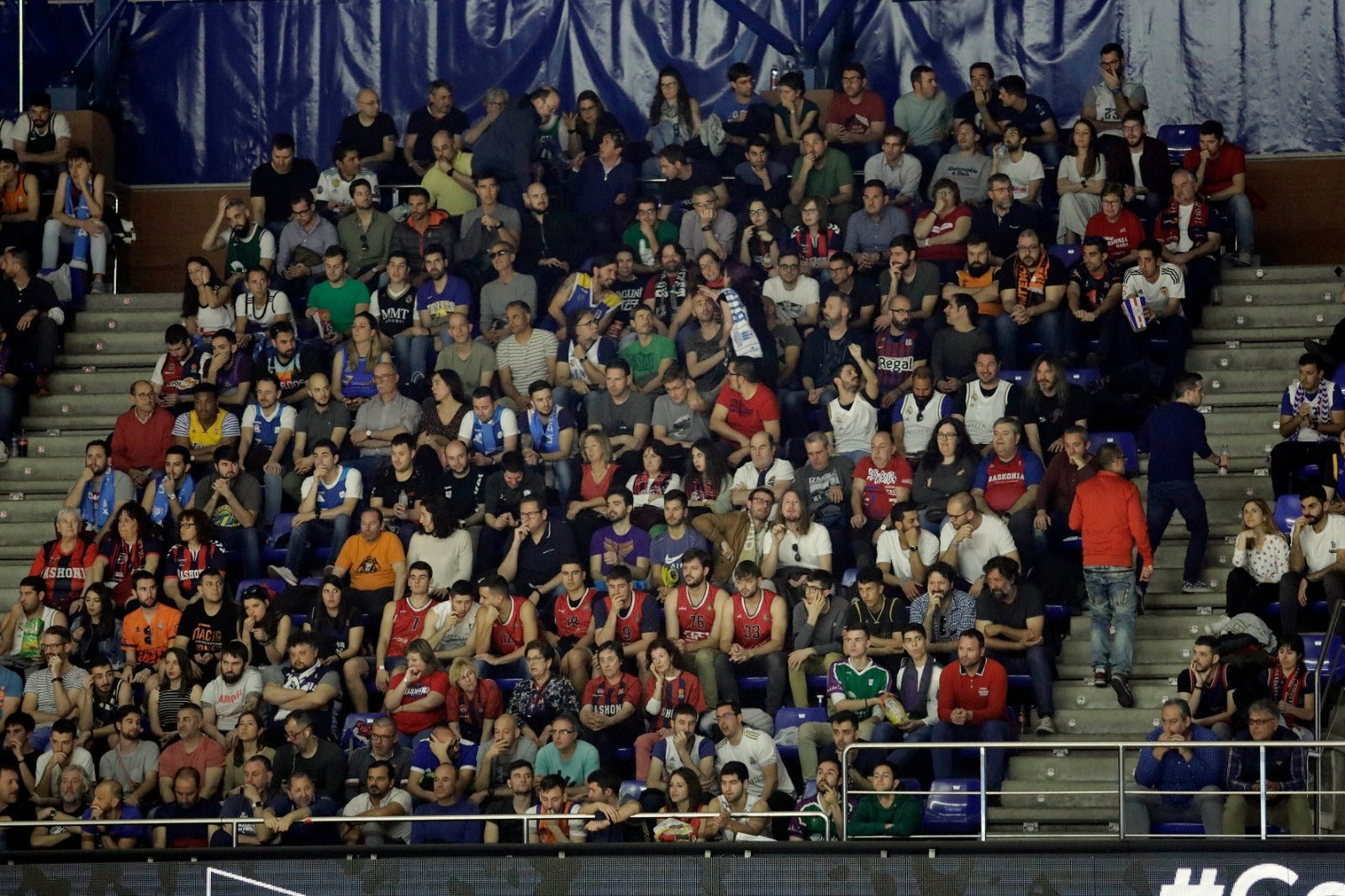 Llenazo en el Carpena para ver el Real Madrid-Valencia y el Unicaja-Andorra